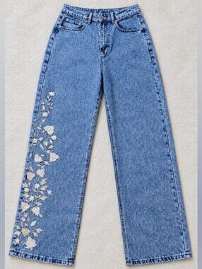 Mystic Blue Wide-Leg Jeans with White Floral Embroidery